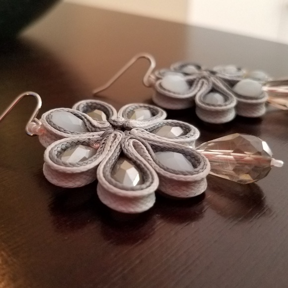 LAST 2!  NWT Silk Laced Floral Earrings - Picture 2 of 5